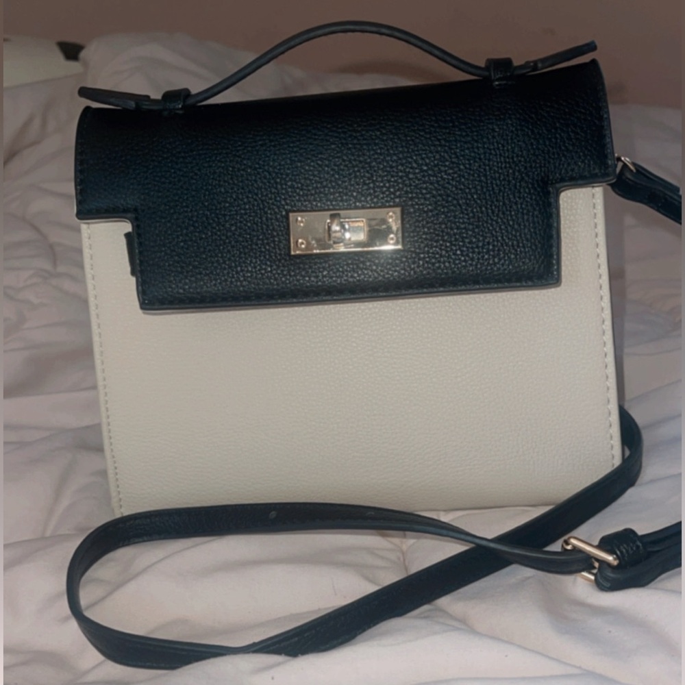 Altar’d State Crossbody purse 👜
